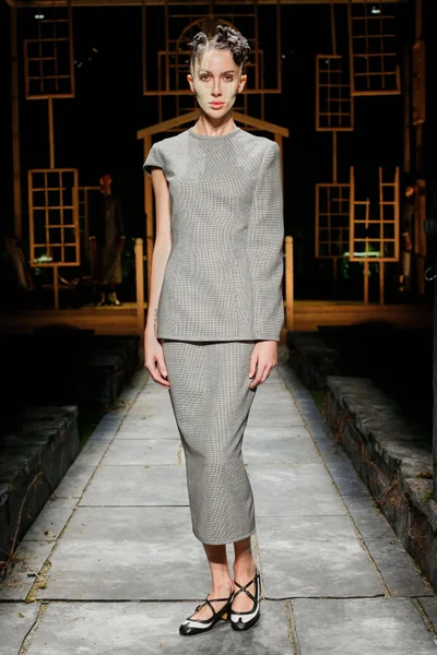 Look 46